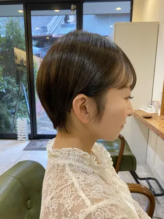ショート カラー エイトウメダ 店長　稲尾友則のヘアスタイル