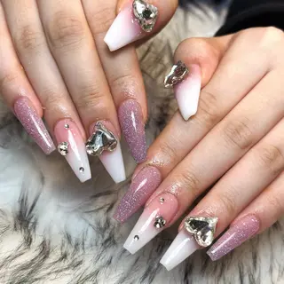 ネイル 出羽 奈津季のネイルデザイン