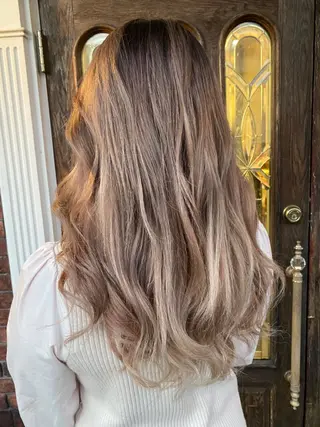ロング カラー 山西 真琴のヘアスタイル