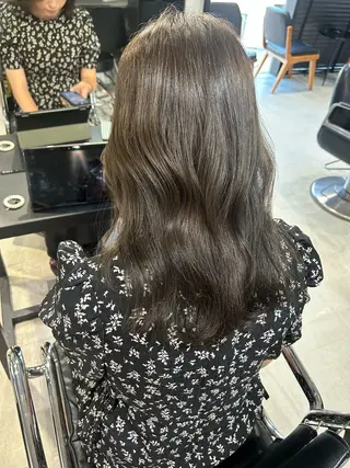 セミロング 【銀座】艶髪/上品な カラー特化/涼/駅近のヘアスタイル