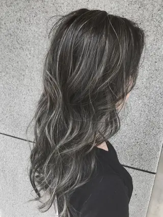 ロング カラー Eliss 堀江のヘアスタイル