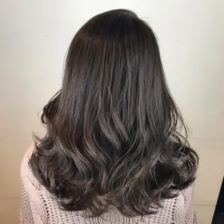 セミロング カラー ヘアアレンジ 烏丸韓国ヘア🇰🇷 ayaka🎀のヘアスタイル