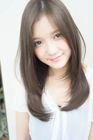 ロング おしゃれ染めで白髪を 染める/山口玲緒奈のヘアスタイル