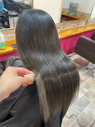 ロング カラー YUI/ ブリーチカラー🌷のヘアスタイル
