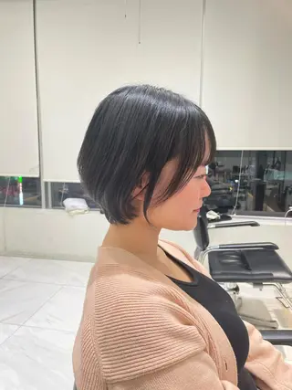 ショート オリーブ カラー✨有坂映哉のヘアスタイル