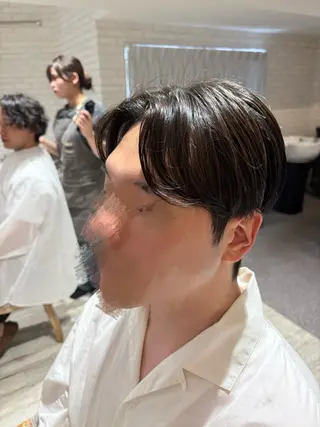 ショート パーマ メンズ 透明感/韓国風 HIRARIのヘアスタイル