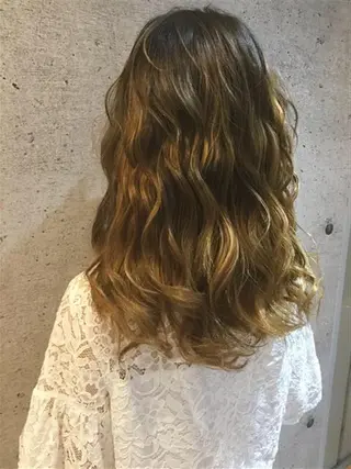 カラー 久保 敏之のヘアスタイル