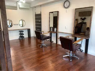 髪質改善カラーズ カフェプラスのヘアスタイル