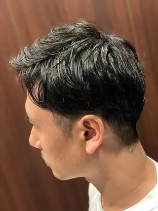 ショート メンズ 海老原 コウのヘアスタイル