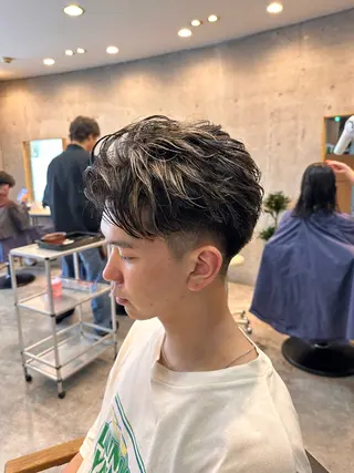 ショート カラー パーマ メンズ 🔥メンズカラー🔥 セヤシュウヘイのヘアスタイル