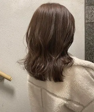 ミディアム カラー io濱川 遥のヘアスタイル