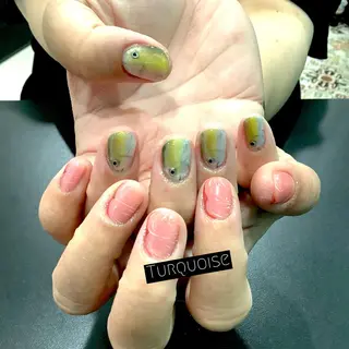 ネイル 個性派ネイルサロン 💅🏼ターコイズのネイルデザイン