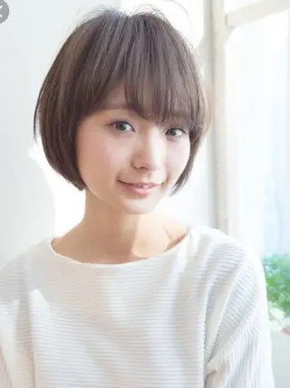 ミディアム 岩橋 静香のヘアスタイル