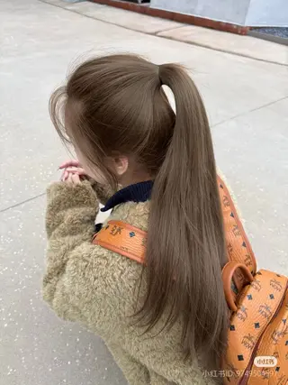 カラー 透明感ベージュ🤎 ナチュラルレイヤーのヘアスタイル
