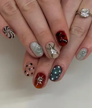 ネイル MQueen ネイルサロンのネイルデザイン