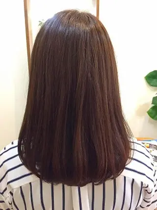 セミロング カラー nest  のヘアスタイル