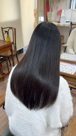 ロング 山之内匠/艶カラー/ ハイトーン/ブリーチのヘアスタイル