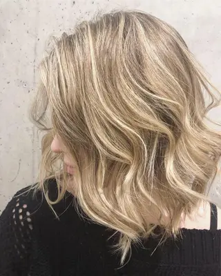 ミディアム カラー ハイトーン×髪質改善 KENTAのヘアスタイル
