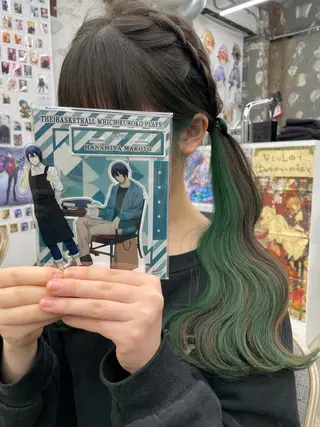 ミディアム カラー インナーカラー 推し ブリーチ  髪質改善のヘアスタイル