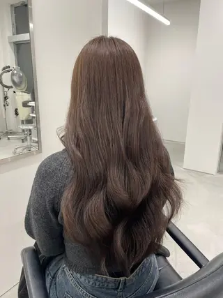 ロング カラー 鶴町 桃香のヘアスタイル