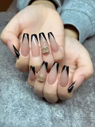 ネイル R inのネイルデザイン