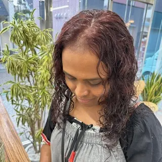 ロング ミルクティーベージュ 近鉄奈良駅　向田のヘアスタイル