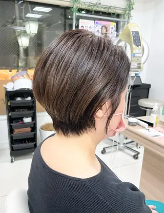 ショート ✂ 持田 真菜のヘアスタイル
