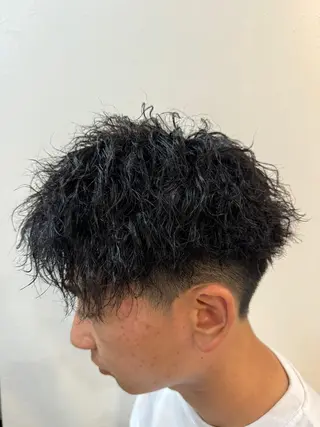 ショート パーマ メンズ 高井 柊のヘアスタイル