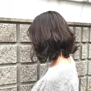 ミディアム カラー レイヤー/顔周り /AKARIのヘアスタイル
