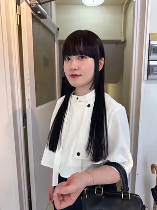 セミロング カラー 竹中 彩音のヘアスタイル