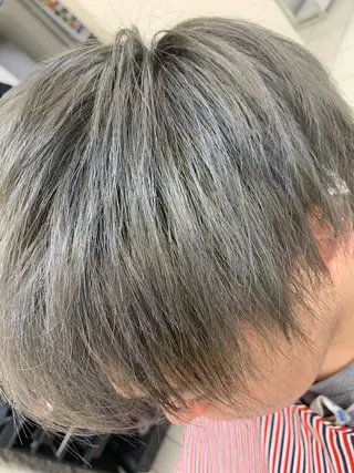 カラー SHIRO馬渕 智奈美のヘアスタイル