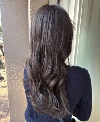 ロング カラー まなべ さくらのヘアスタイル