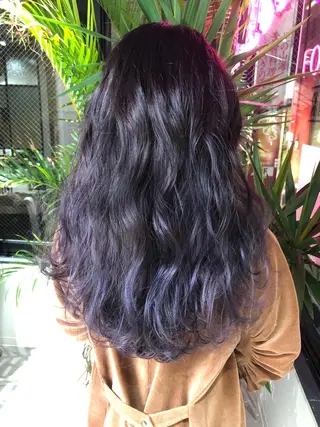 ロング カラー 白髪ぼかしハイライト バレイヤージュヤマトのヘアスタイル