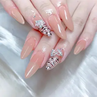 ネイル queensnail 🧸mikaのネイルデザイン