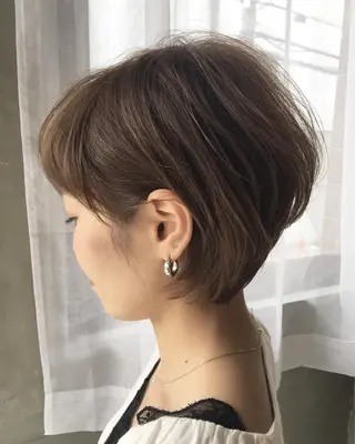ショート カラー 岡本 一平のヘアスタイル
