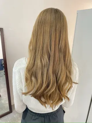 ロング ili 梅田のヘアスタイル