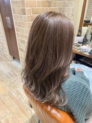 カラー 須藤 向日葵のヘアスタイル