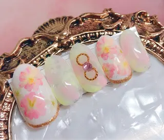 ネイル CROWN プライベートサロンのネイルデザイン