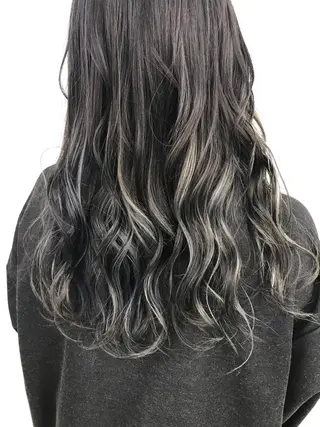 カラー 荒川 賢人のヘアスタイル