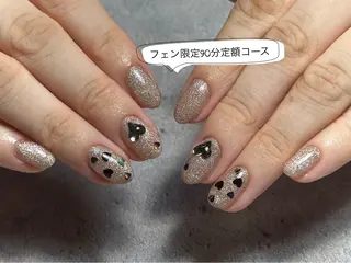 ネイル 7LOOKS フェンのネイルデザイン