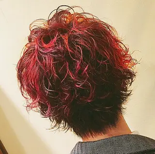 ショート カラー パーマ 小酒井 智洋のヘアスタイル
