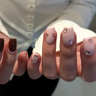 ネイル talo .のネイルデザイン