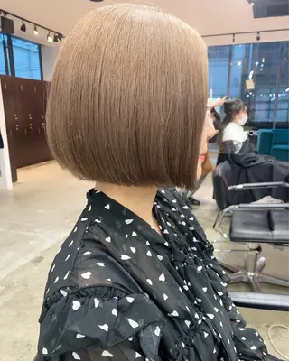 カラー レイヤーカット/ 酸性ストレート梅田のヘアスタイル