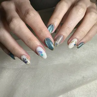ネイル 里見 麗のネイルデザイン