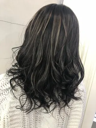 セミロング カラー 白髪ぼかしハイライト めさきすずなのヘアスタイル