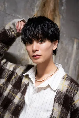 ショート メンズ スパイキーショート パーマ　具志堅　太志のヘアスタイル