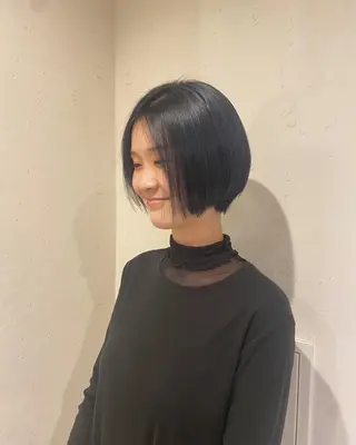 ショート カラー 佐々木 愛里のヘアスタイル