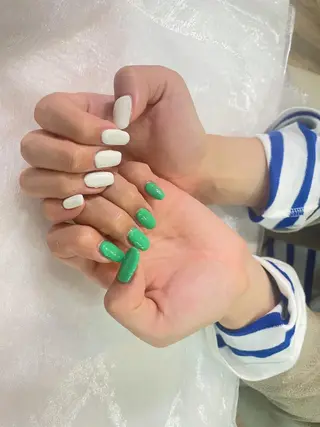 ネイル はばすみれ🎀ﾈｲﾙ 光ﾌｪｲｼｬﾙ ﾍｱのネイルデザイン