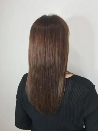 ミディアム 白髪ぼかし、髪質改善 富田隼仁のヘアスタイル