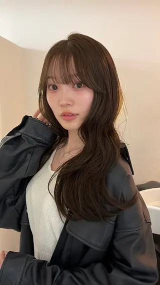 ロング カラー ヘアアレンジ 透け感ベージュ🤎 韓国ヘアtakutoのヘアスタイル